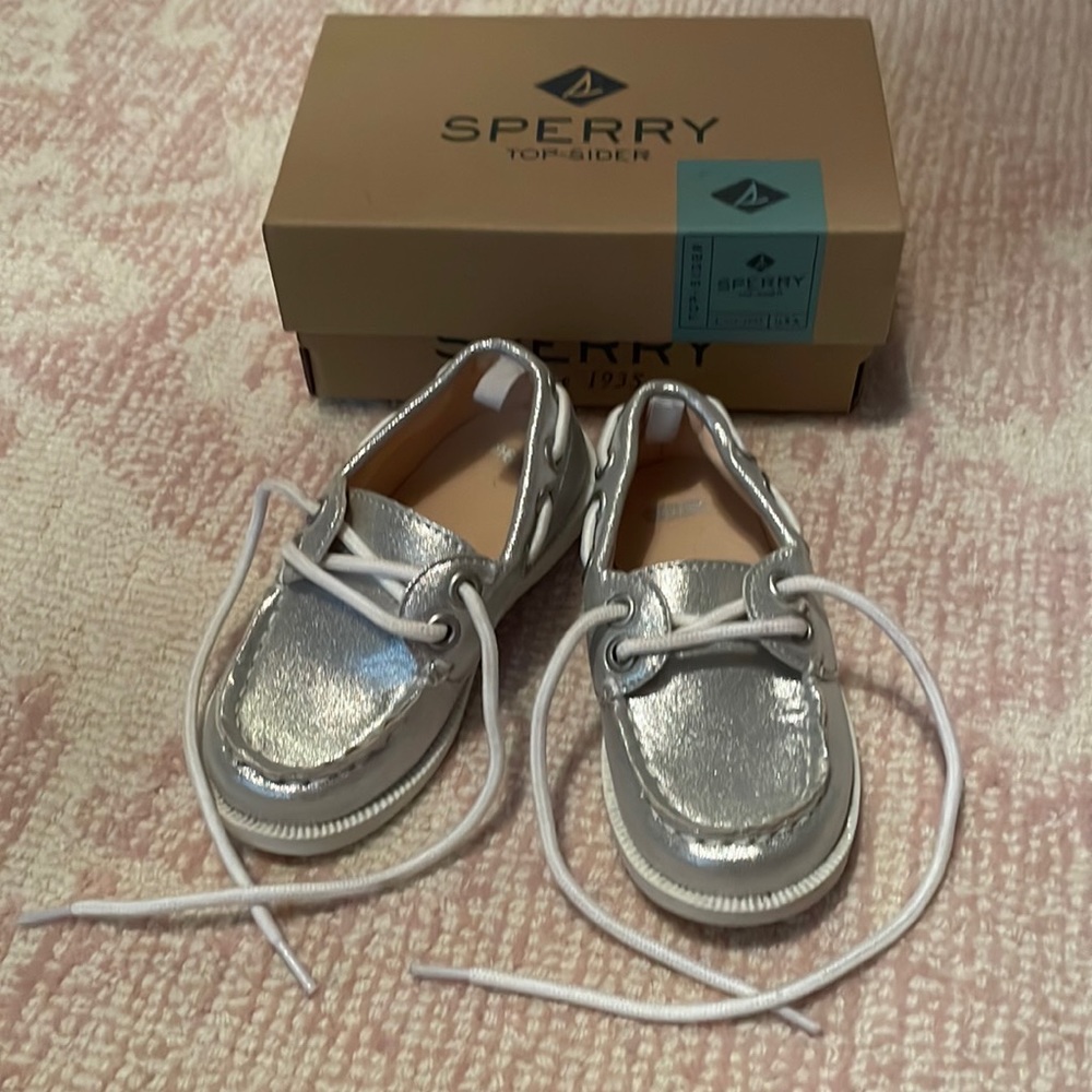 Sperry Toddler Girl Top-Sider Shoes. Size 5 1/2 M. Hardly worn! Like new!